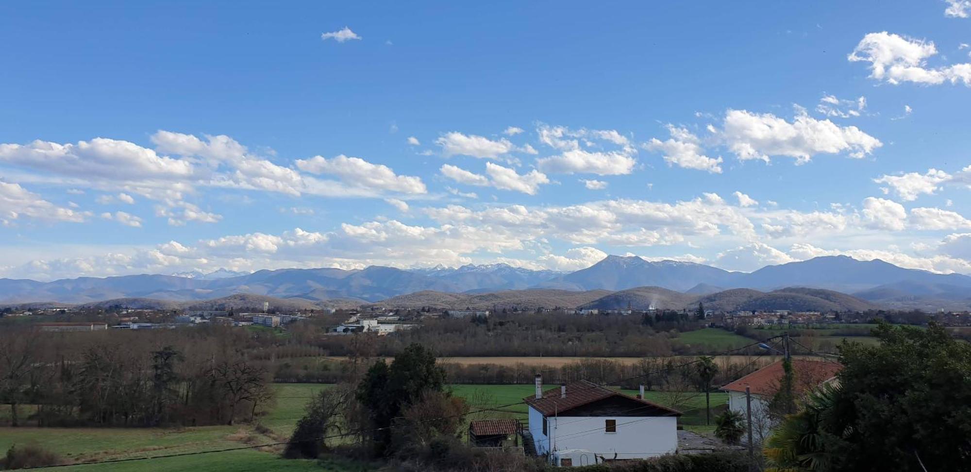 Pyrenees Vue Gite - Vues Fantastique, Parking Gratuit Sur Place & Piscine Saint Gaudens Exterior photo
